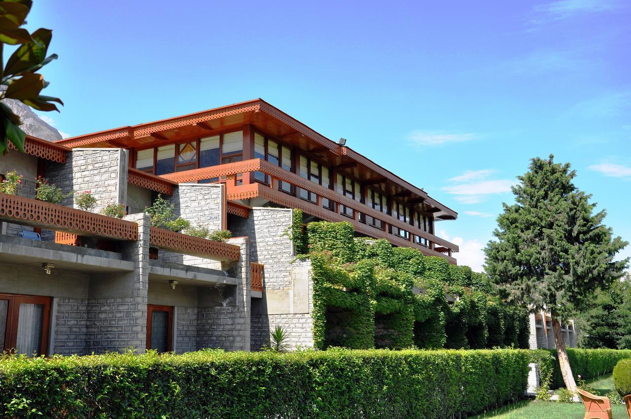 Gilgit Serena Hotel エクステリア 写真
