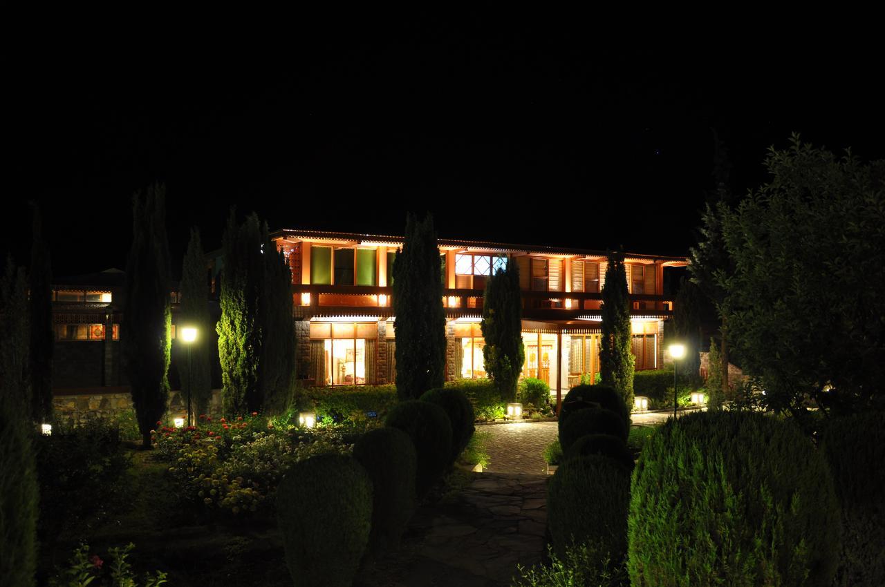Gilgit Serena Hotel エクステリア 写真