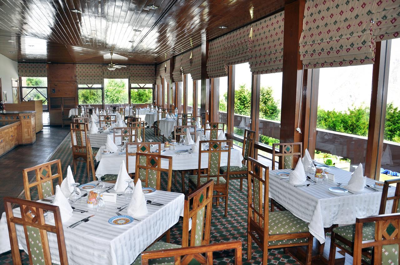 Gilgit Serena Hotel エクステリア 写真