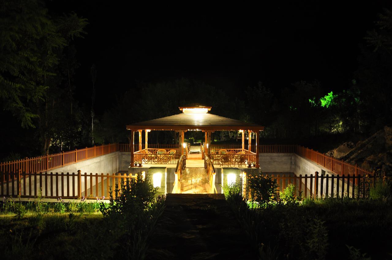 Gilgit Serena Hotel エクステリア 写真