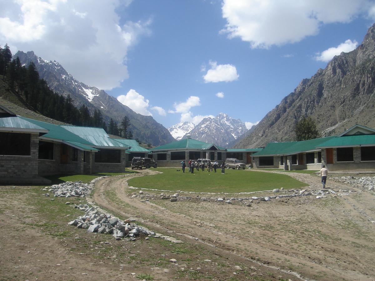 Gilgit Serena Hotel エクステリア 写真