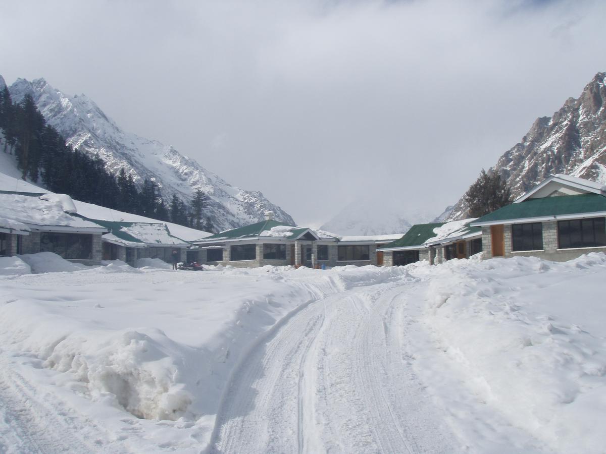 Gilgit Serena Hotel エクステリア 写真