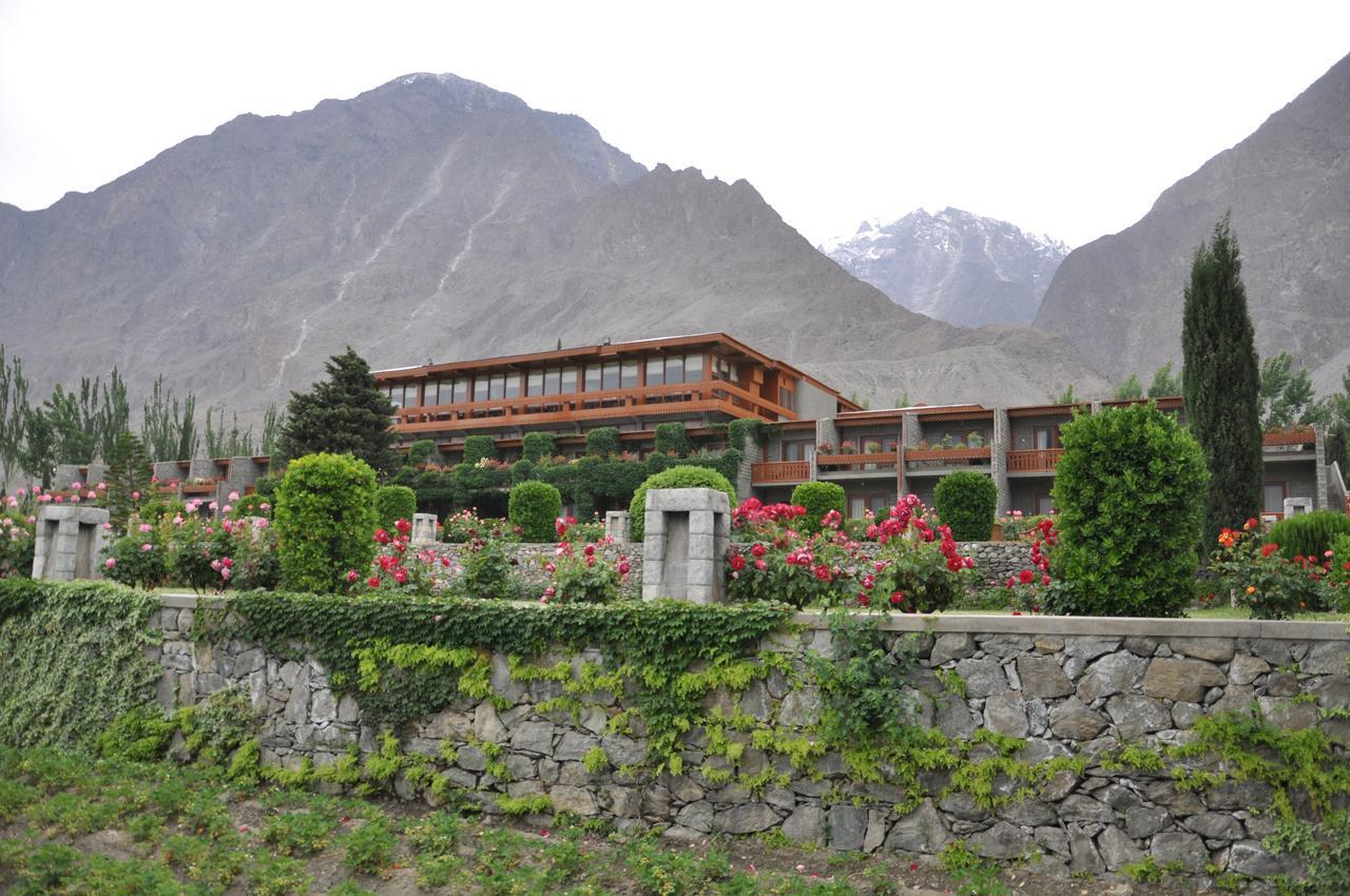 Gilgit Serena Hotel エクステリア 写真