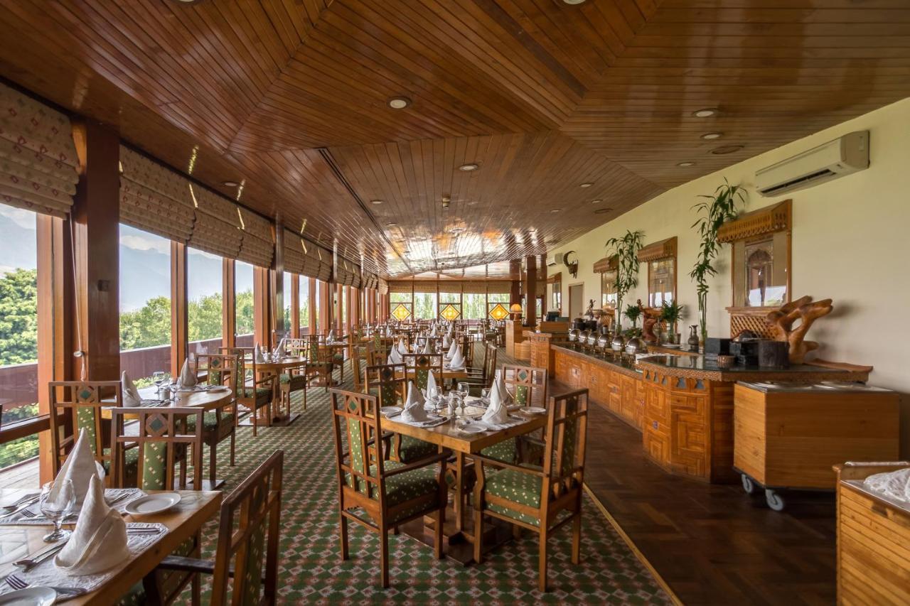 Gilgit Serena Hotel エクステリア 写真