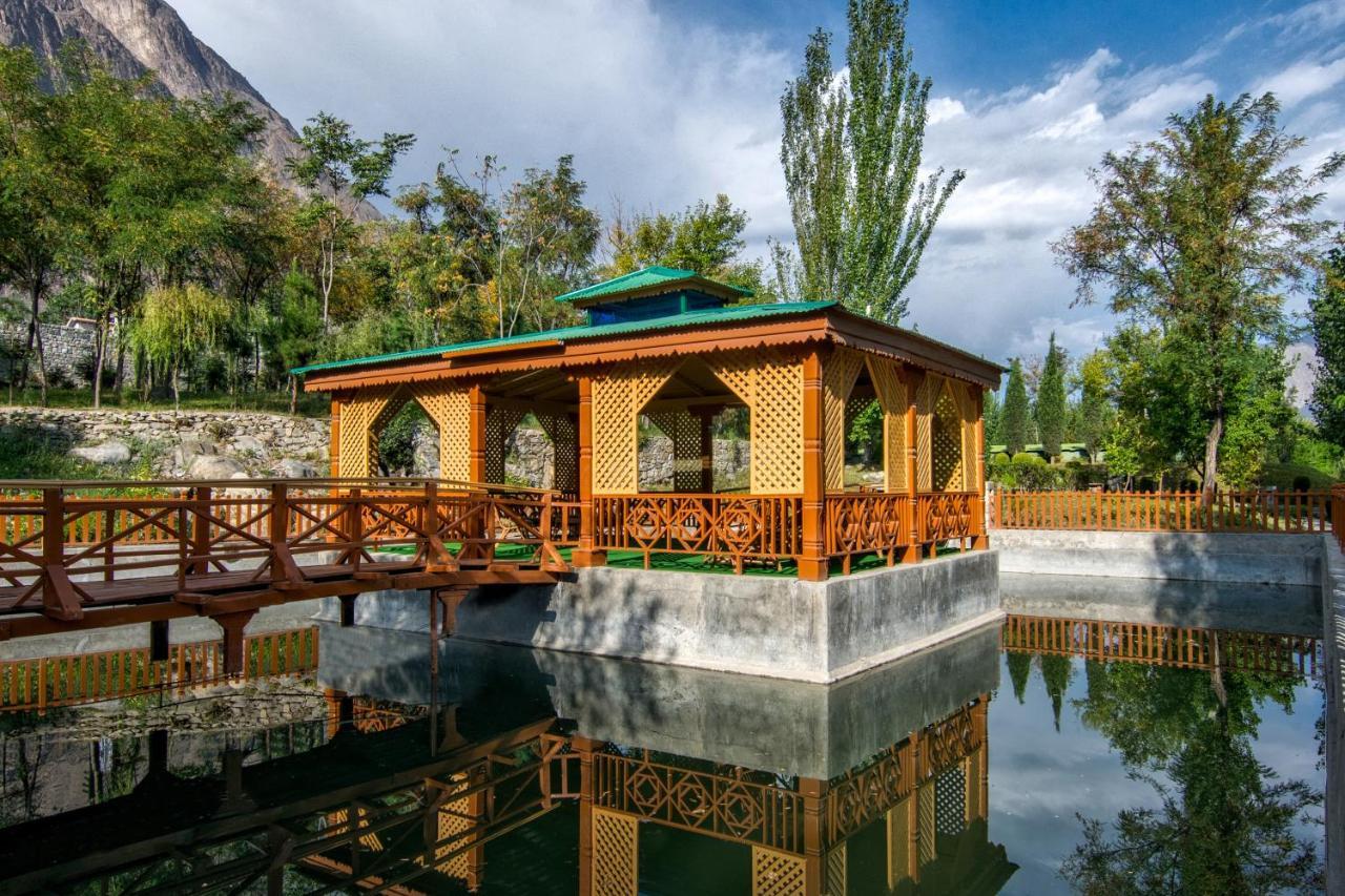 Gilgit Serena Hotel エクステリア 写真