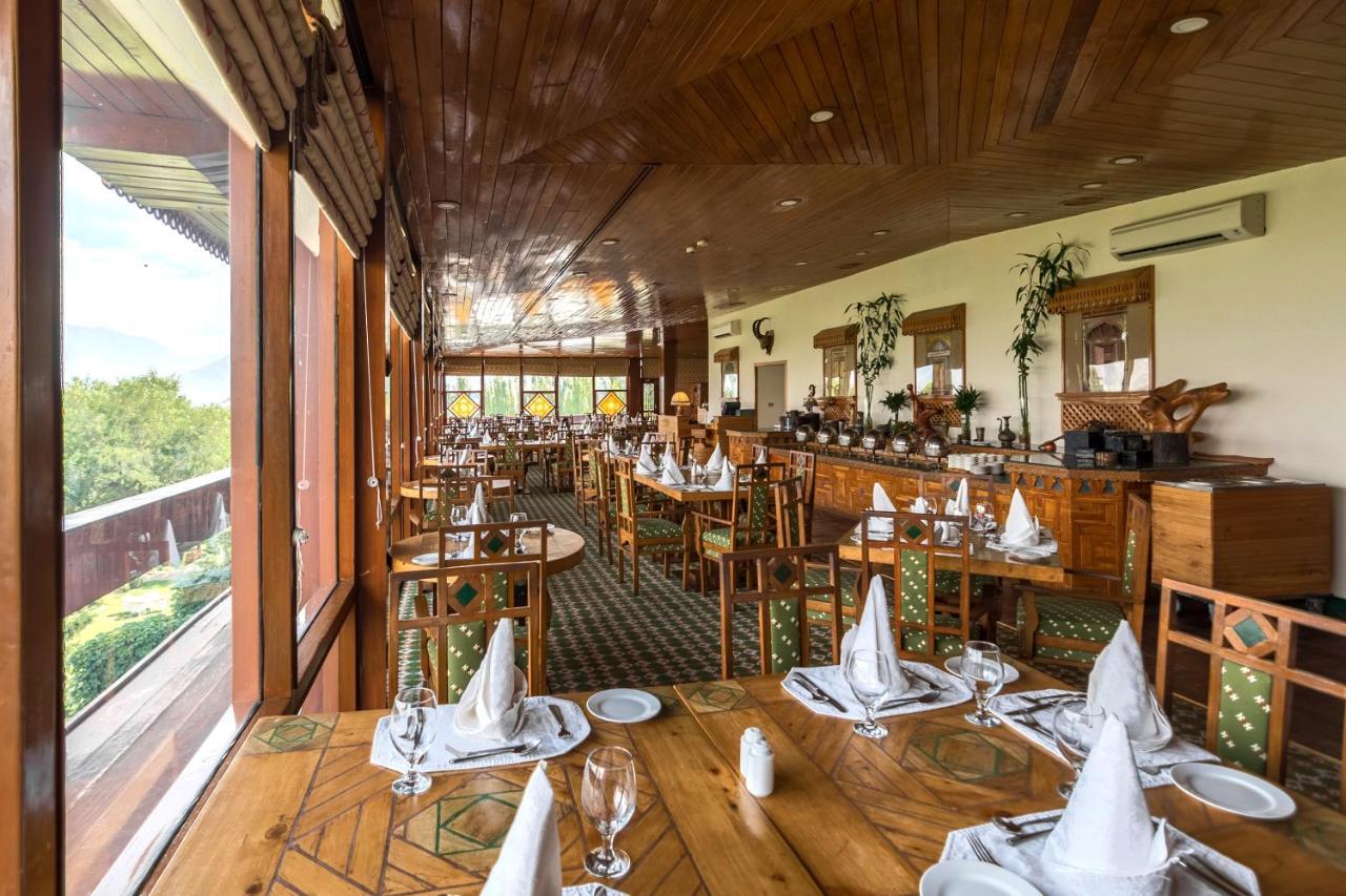 Gilgit Serena Hotel エクステリア 写真