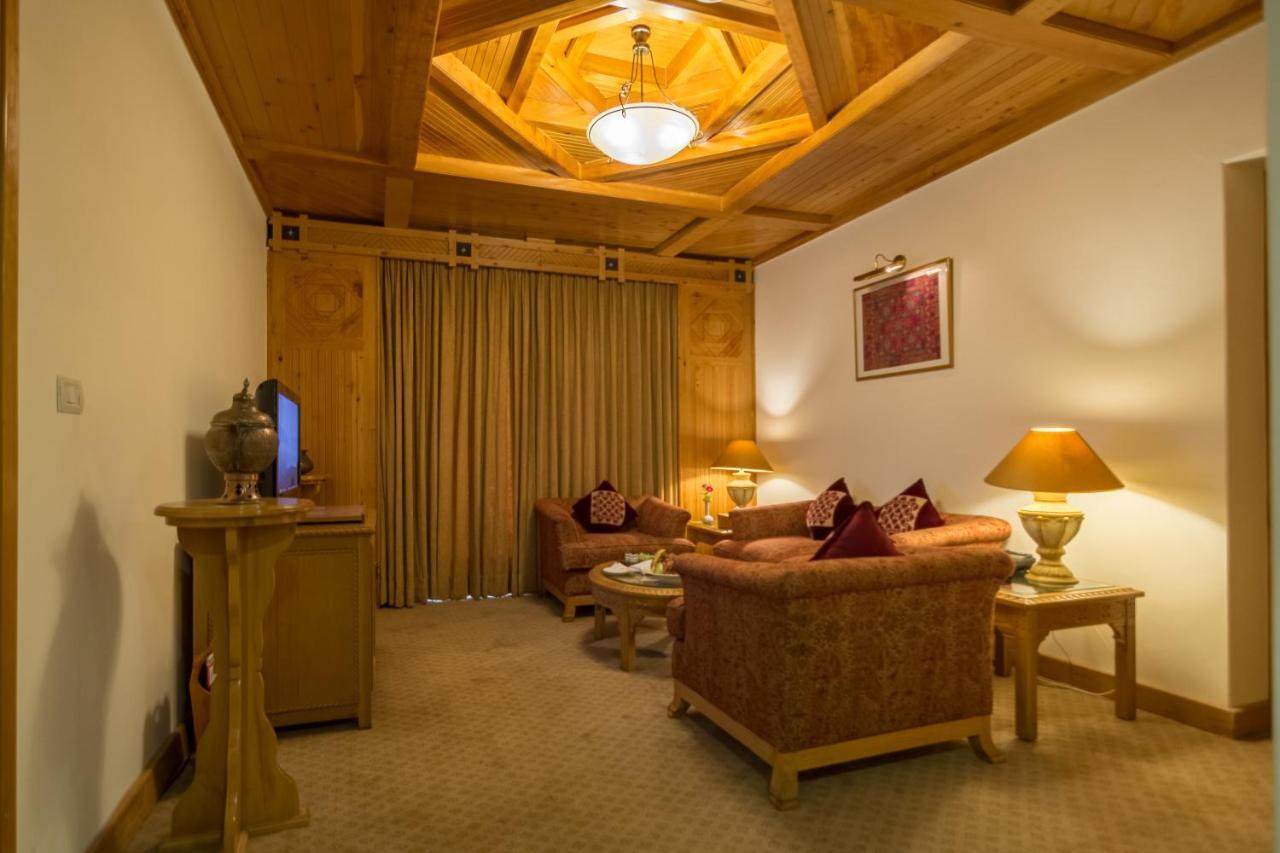 Gilgit Serena Hotel エクステリア 写真