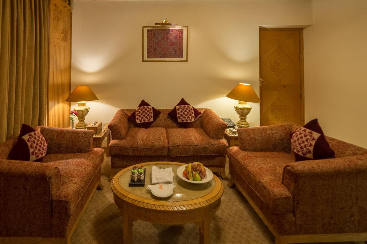 Gilgit Serena Hotel エクステリア 写真